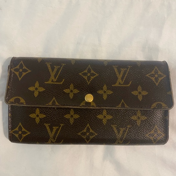 Louis Vuitton Handbags - LOUIS VUITTON Monogram LV Sarah Long Clutch Wallet